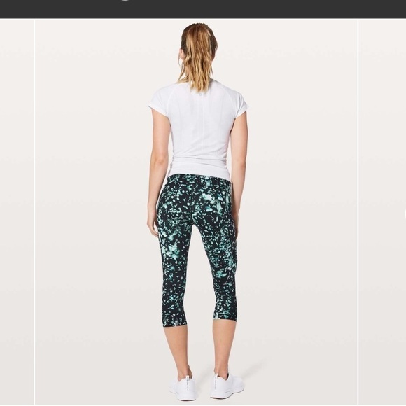 Lululemon Fast & Free Crop II *Nulux 19"
Pixel Haze Multi Black 4
Lulu - Picture 2 of 10